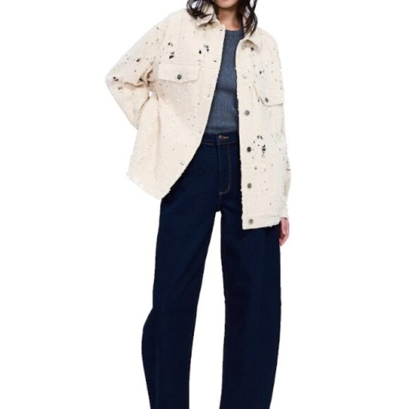 VIAVIA Denim Jacket - The Relaxed Trucker in Cairo Destruct - Picture 6 of 9